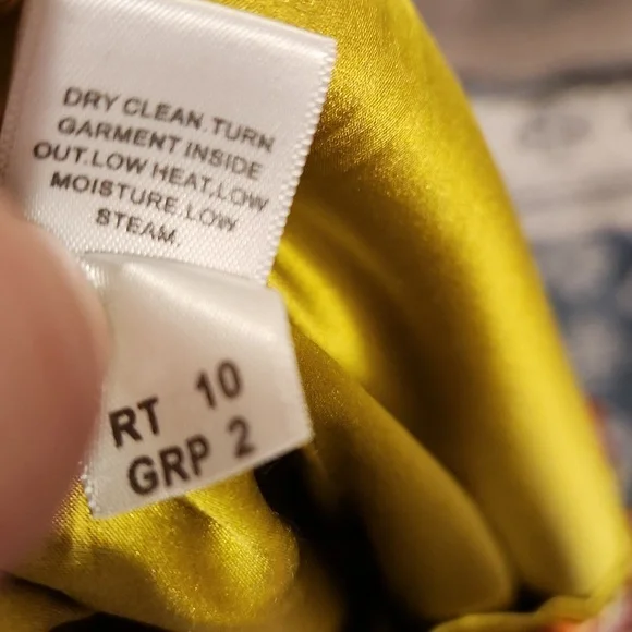 ❤️ NWOT! ST JOHN SILK FLORAL SLEEVELESS TOP, WATERCRESS MULTI, 10 - Picture 8 of 9